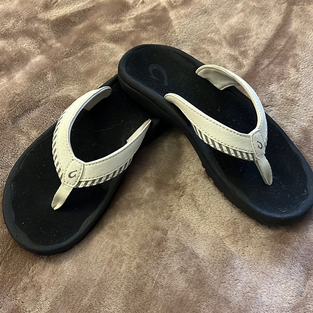 Olukai thong flip flops